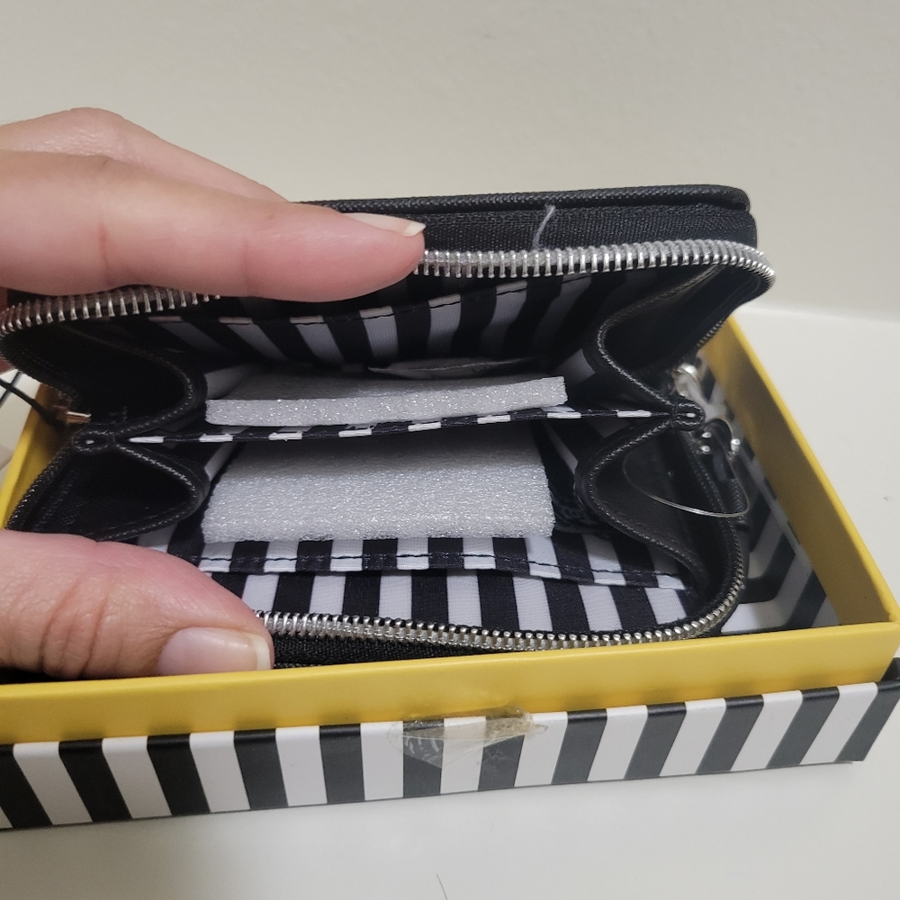 Marc Tetro Boston Terrier Wallet / Wristlet--New in Box - Picture 2 of 4
